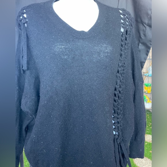 White + Warren 100% Cashmere Distressed Cutouts Fringe Details Sweater MD - LG - Picture 5 of 16